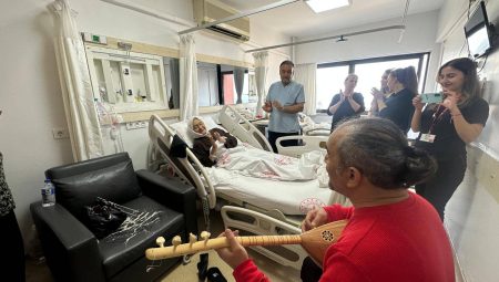 Hastalara Türkülü Moral: Palyatif Serviste Duygulandıran Etkinlik